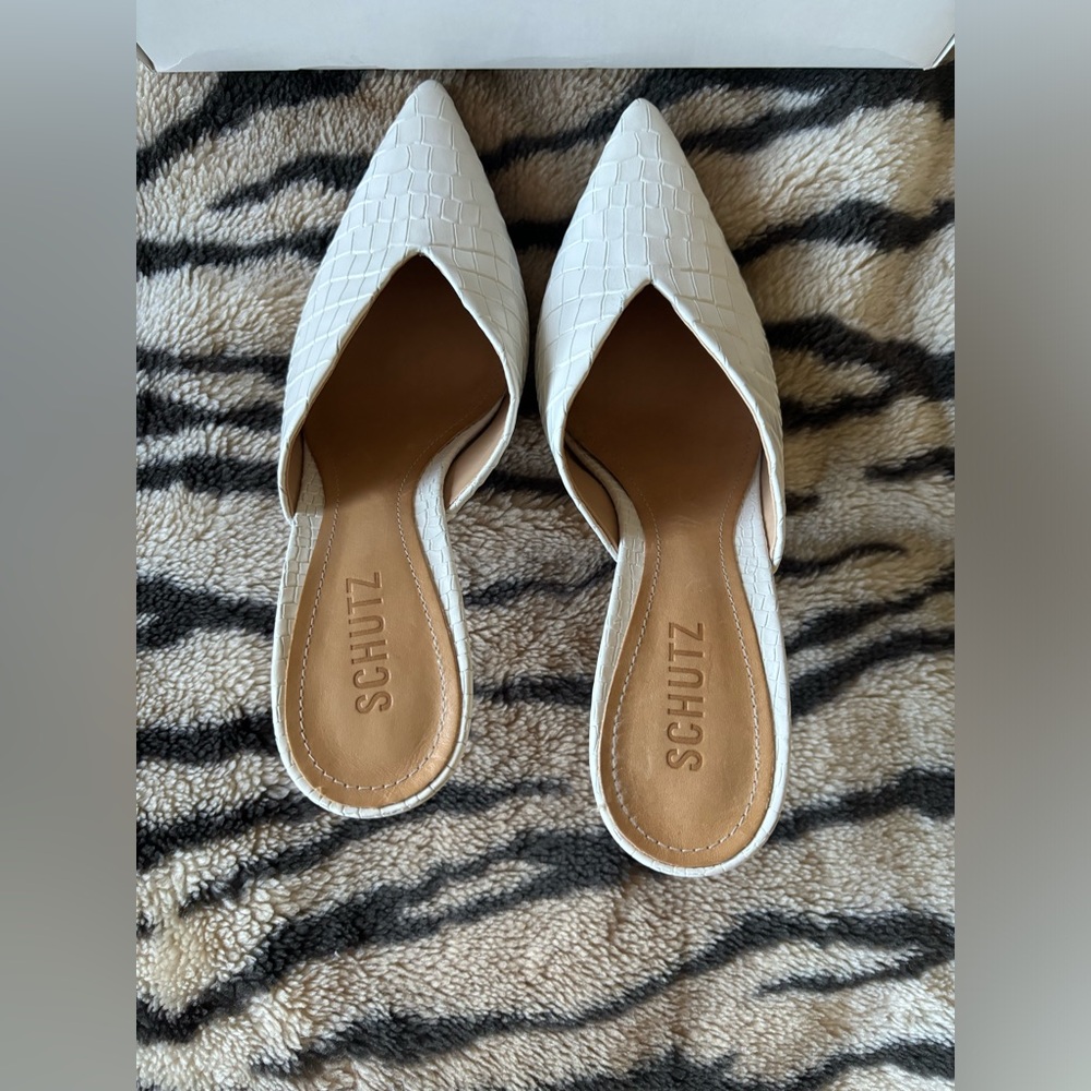 SCHUTZ White Textured Mules